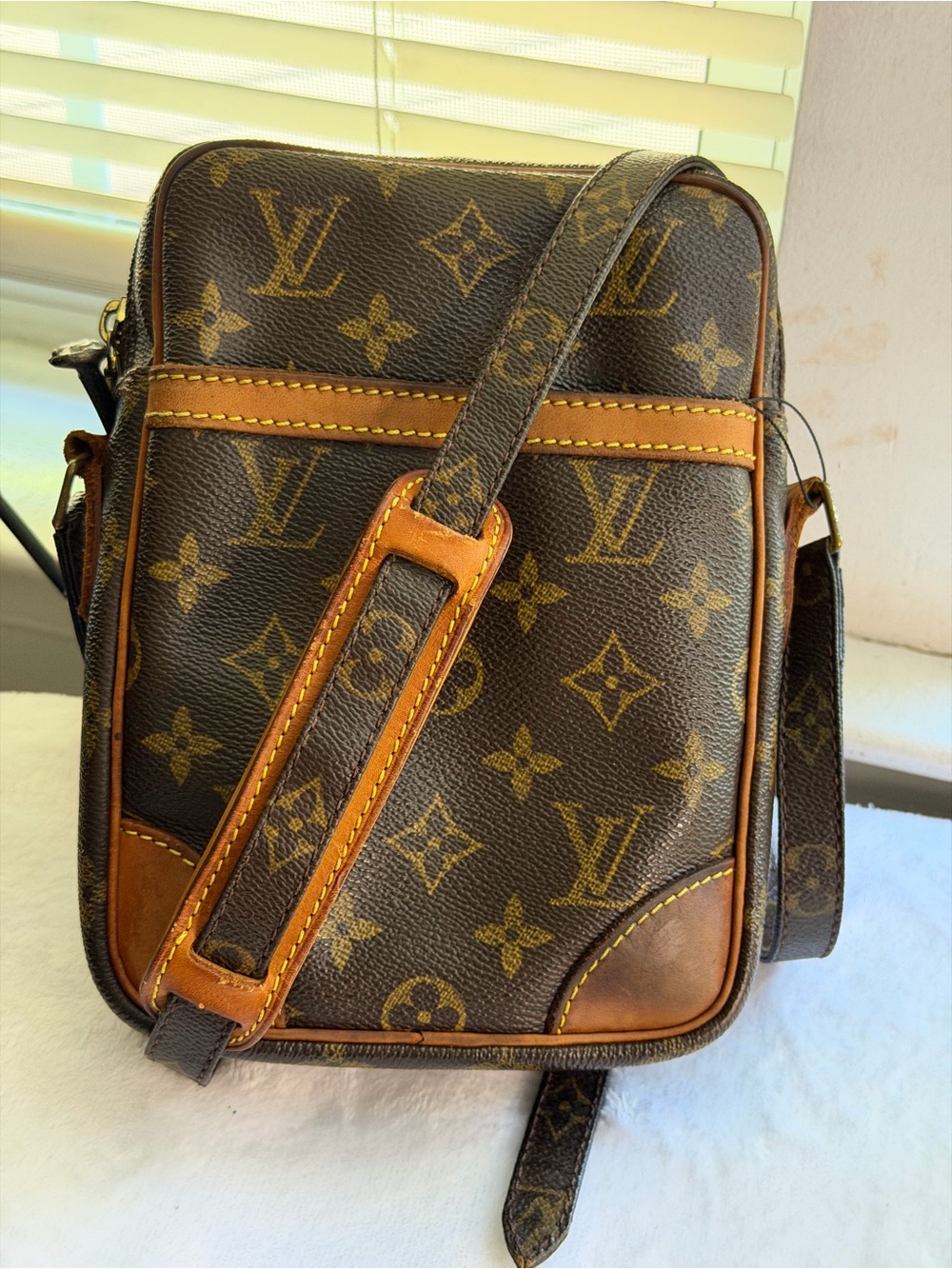 💞 Louis Vuitton Danube Monogram shoulder bag